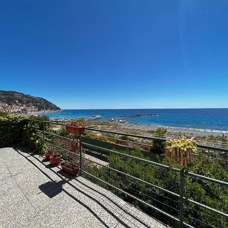 Suite A 2 Passi Dalla Spiaggia - Ospedaletti Exterior photo