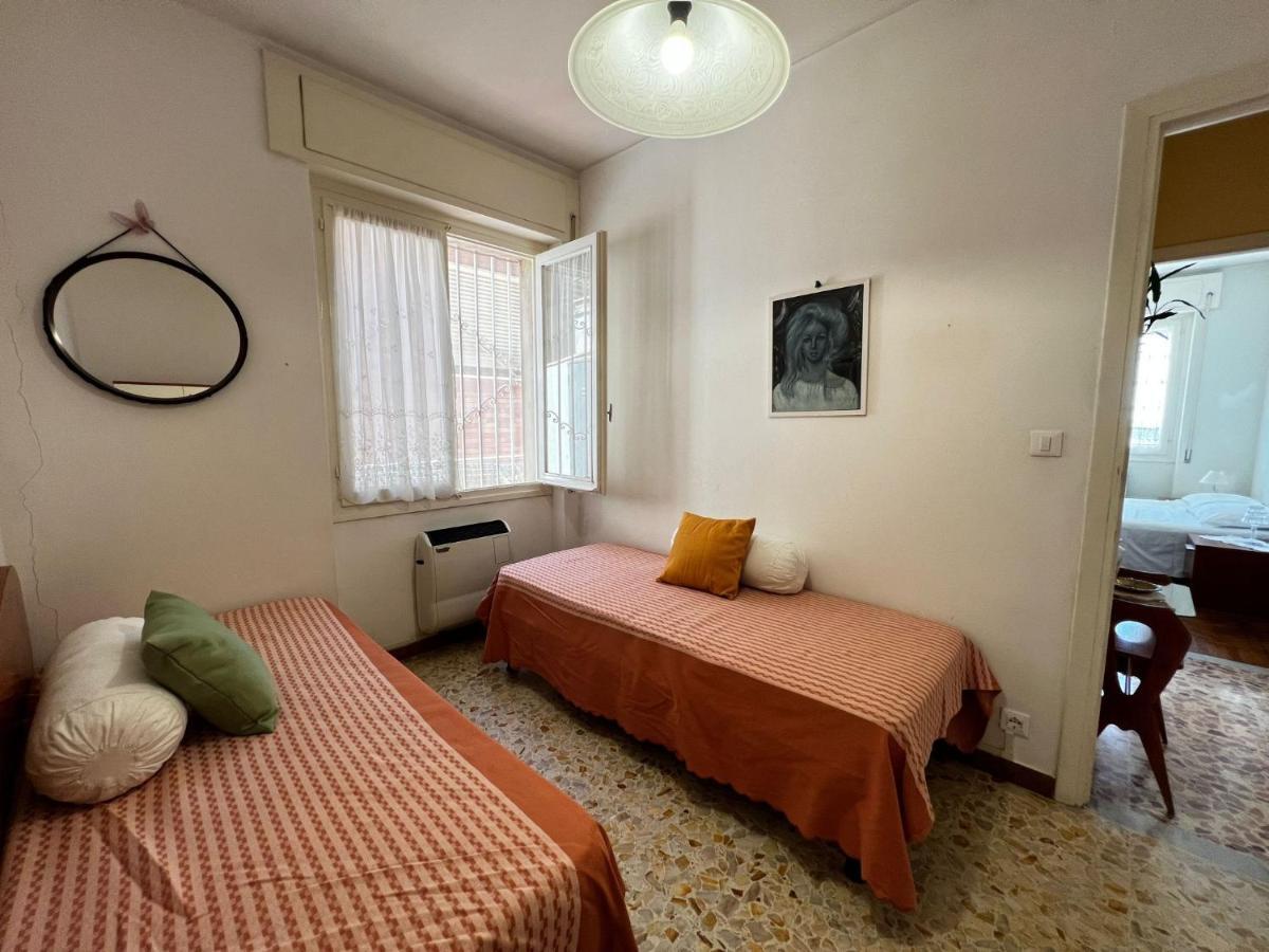 Suite A 2 Passi Dalla Spiaggia - Ospedaletti Exterior photo