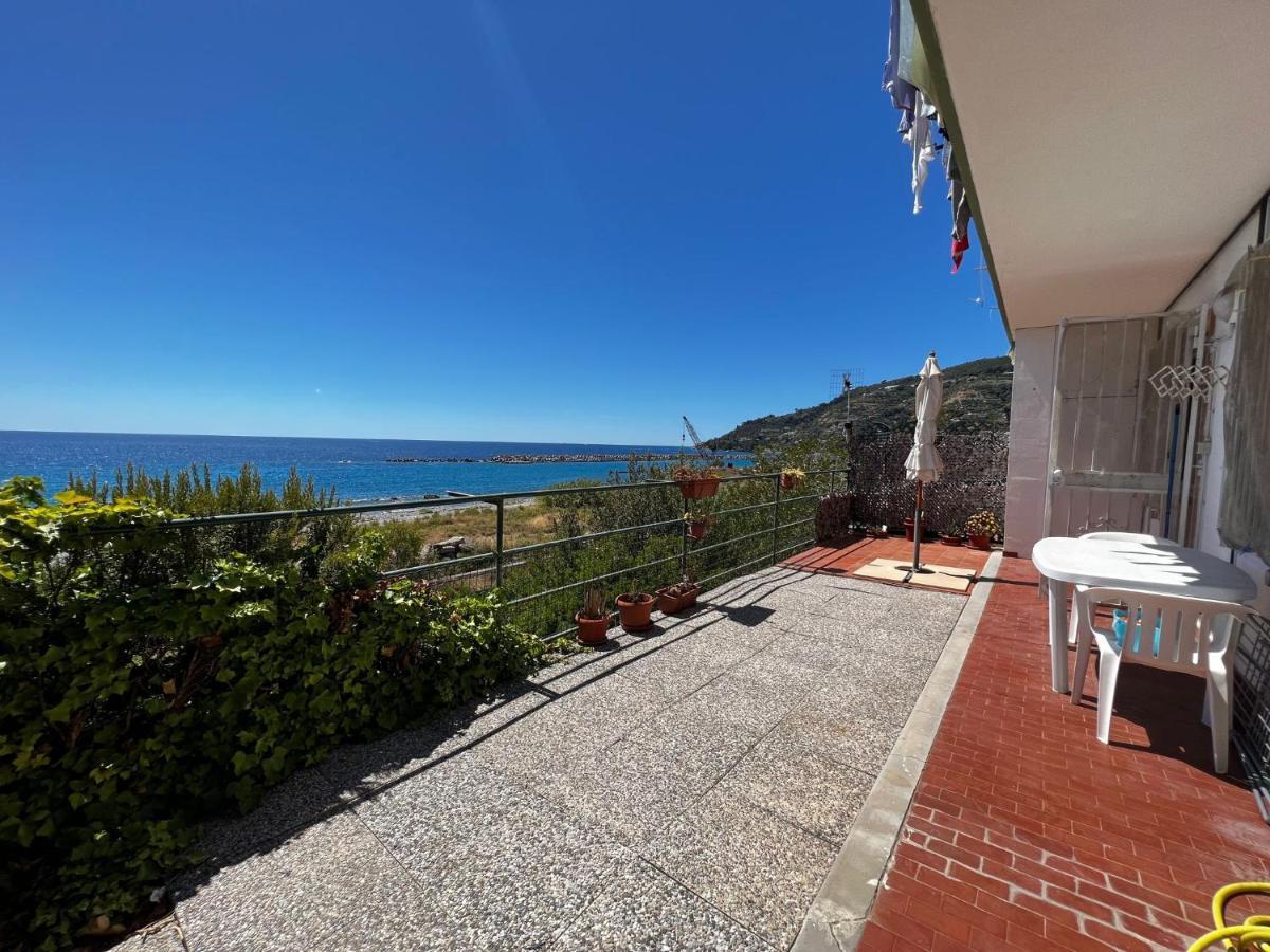 Suite A 2 Passi Dalla Spiaggia - Ospedaletti Exterior photo